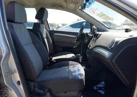 2009 Pontiac G3 z USA, uszkodzony, nr VIN KL2TD66E69B662600